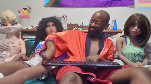 Snapshot of bandohusbando chatting on July 4, 5:13 am Bando Husbando online show from July 4, 5:13 am