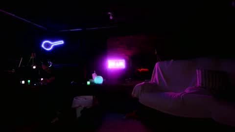 Snapshot of banjoey48 chatting on January 13, 3:12 am BANJOEY online show from January 13, 3:12 am