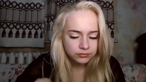 barbie___girl online show from January 18, 3:16 pm