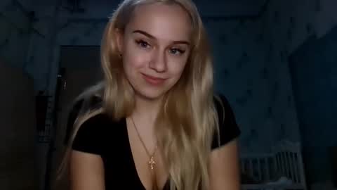 barbie___girl online show from March 5, 4:14 pm