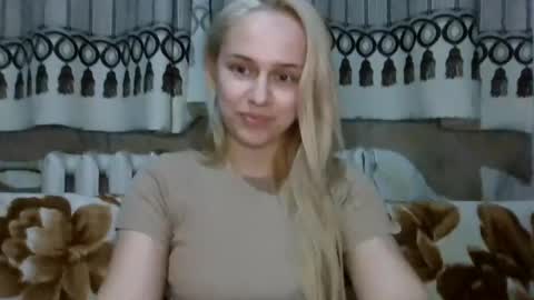 barbie___girl online show from April 5, 8:28 pm