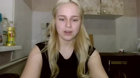 barbie___girl online show from April 8, 7:14 pm