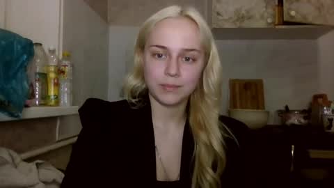 barbie___girl online show from April 9, 7:19 pm