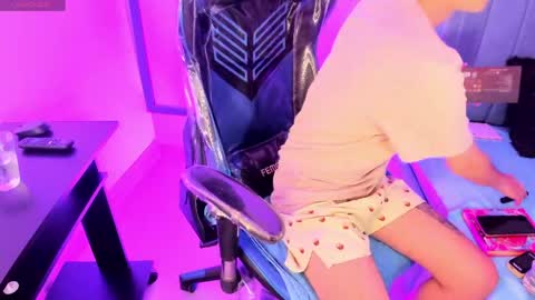          I work from home this is my room 3 online show from April 2, 7:28 am