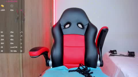 Nicolle  online show from March 4, 3:01 am