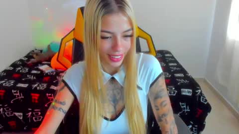 Snapshot of barbiie_5 chatting on May 15, 3:41 pm Barbie online show from May 15, 3:41 pm