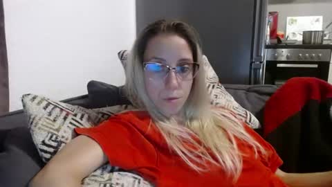 Lena online show from July 18, 9:18 pm