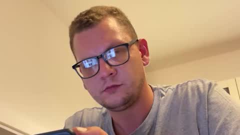 Snapshot of bary_czech chatting on June 8, 10:21 pm BestBoy online show from June 8, 10:21 pm