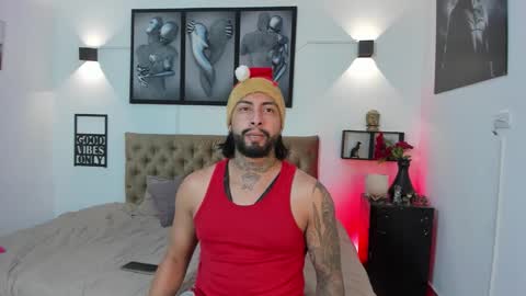Snapshot of bastian_jones1 chatting on December 18, 3:45 am bastian_jones1 online show from December 18, 3:45 am