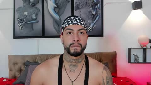 Snapshot of bastian_jones1 chatting on January 11, 7:30 pm bastian_jones1 online show from January 11, 7:30 pm