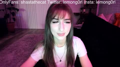 Snapshot of bbshasta chatting on November 15, 9:28 am Shasta online show from November 15, 9:28 am