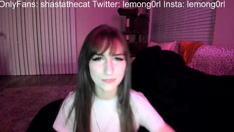 Snapshot of bbshasta chatting on November 25, 6:24 am Shasta online show from November 25, 6:24 am