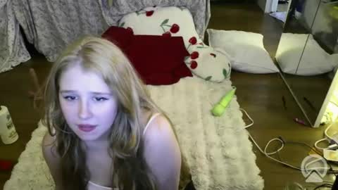 bbyalice18 online show from May 20, 4:40 am