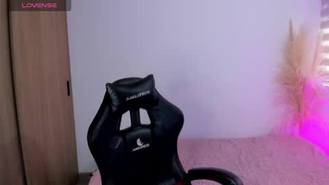 Cami online show from March 6, 9:55 pm