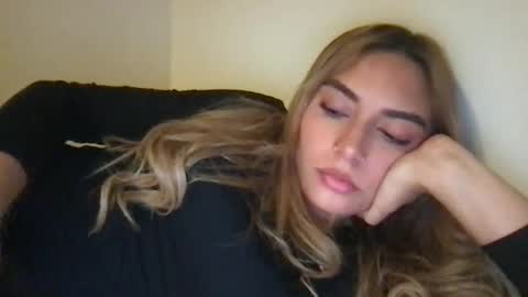 Snapshot of bbypiamia chatting on March 17, 1:47 pm bbypiamia online show from March 17, 1:47 pm