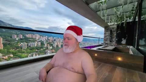 Snapshot of bear4muscle chatting on December 20, 6:48 pm Dookie online show from December 20, 6:48 pm