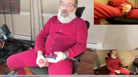 Snapshot of bear_in_mind chatting on January 6, 2:15 am BareBear online show from January 6, 2:15 am