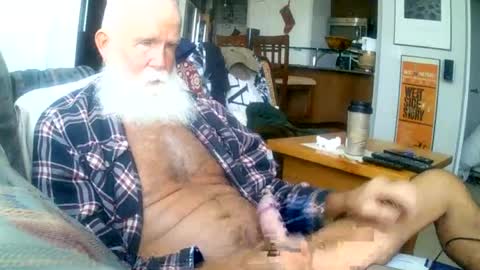 beardbushy online show from June 15, 2:19 pm