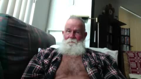 beardbushy online show from June 18, 4:00 pm