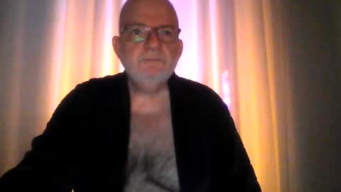 Snapshot of beardman916444 chatting on December 23, 7:06 am Beardman online show from December 23, 7:06 am