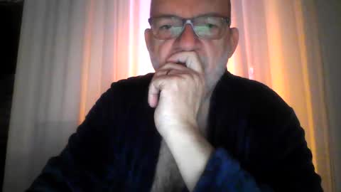 Snapshot of beardman916444 chatting on December 26, 6:19 am Beardman online show from December 26, 6:19 am