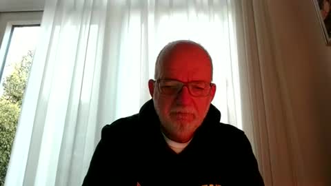 Snapshot of beardman916444 chatting on October 26, 7:03 am Beardman online show from October 26, 7:03 am