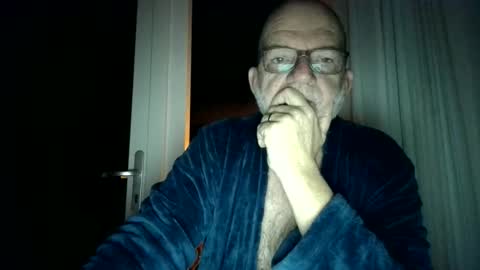 Snapshot of beardman916444 chatting on November 30, 6:17 am Beardman online show from November 30, 6:17 am