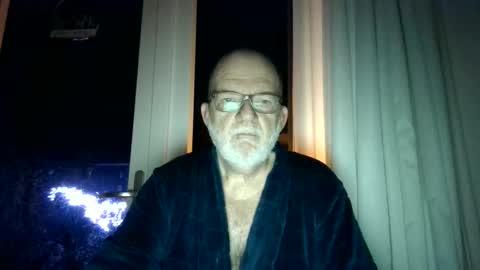 Snapshot of beardman916444 chatting on December 20, 6:42 am Beardman online show from December 20, 6:42 am