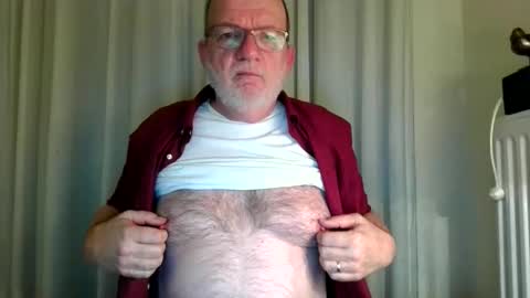 Snapshot of beardman916444 chatting on March 2, 7:54 pm Beardman online show from March 2, 7:54 pm