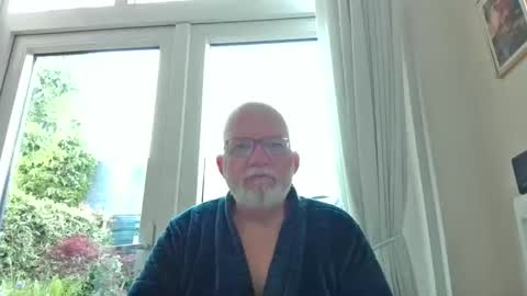Snapshot of beardman916444 chatting on May 25, 4:40 am Beardman online show from May 25, 4:40 am