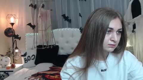 beataangel online show from November 1, 8:27 am