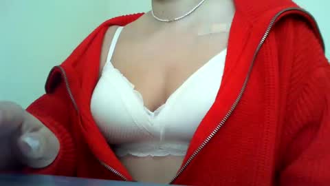 Snapshot of beauty_annyta chatting on February 25, 10:03 am beauty_annyta online show from February 25, 10:03 am
