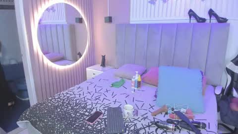 Chantall online show from June 4, 3:12 am
