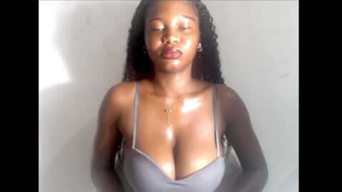 beautyslut1 online show from March 25, 5:13 am