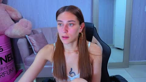 beba_fox_a online show from April 1, 3:07 am
