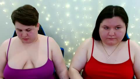 BeckyAndEllen online show from April 22, 11:45 am