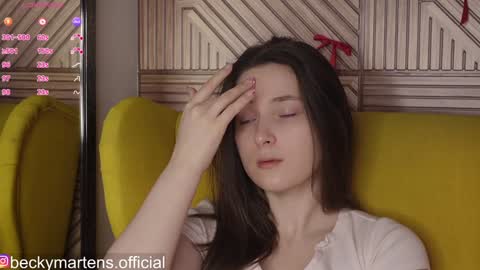 BeckyMartens come join me on    while im offline here  online show from March 4, 4:07 am