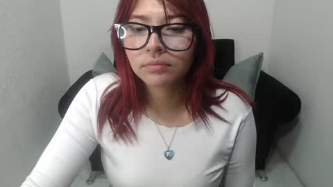 Snapshot of beckysexyhot69 chatting on June 25, 2:32 pm beckysexyhot69 online show from June 25, 2:32 pm