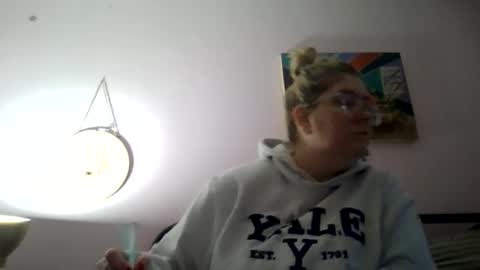 Snapshot of bedbandits chatting on November 12, 11:32 am Bedbandits69 online show from November 12, 11:32 am