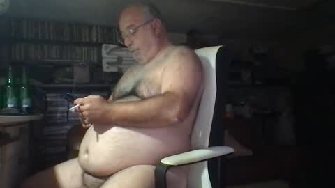 Snapshot of beers19 chatting on May 10, 1:16 pm beers19 online show from May 10, 1:16 pm