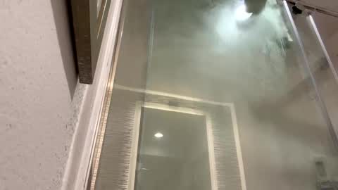 Snapshot of begme88 chatting on February 3, 3:42 am begme88 online show from February 3, 3:42 am