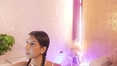 Snapshot of bella19__ chatting on May 26, 8:27 pm bella19 online show from May 26, 8:27 pm