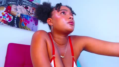 Snapshot of bella_adara1 chatting on December 4, 9:07 am CAMILA online show from December 4, 9:07 am