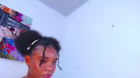 Snapshot of bella_adara1 chatting on December 5, 4:31 am CAMILA online show from December 5, 4:31 am