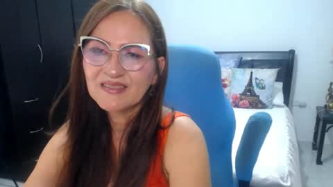 Bella online show from May 22, 9:20 pm