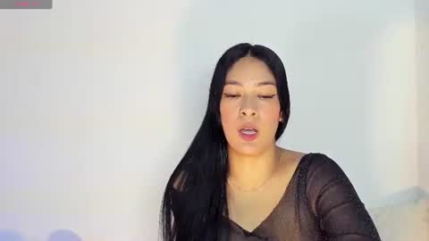 Snapshot of bella_hadid1_ chatting on June 21, 6:27 am Laura online show from June 21, 6:27 am