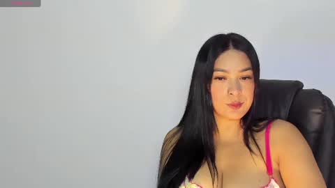 Snapshot of bella_hadid1_ chatting on July 28, 5:58 am Laura online show from July 28, 5:58 am