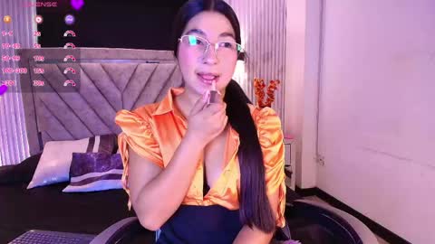 bella_martini_ online show from May 27, 2:25 pm