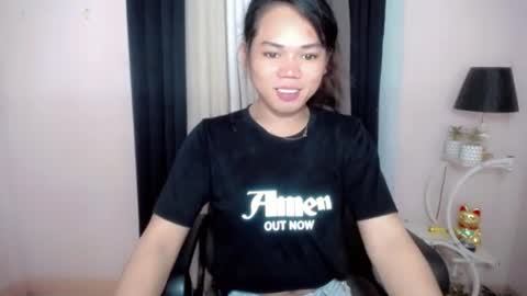 bella_ngo online show from May 19, 5:03 am