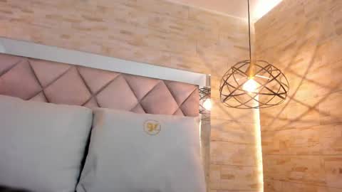  BELLA  online show from March 18, 3:31 am